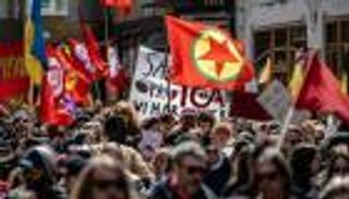 طريق السويد لـ"الناتو" مفخخ في الجانبين.. تظاهرات داخلية