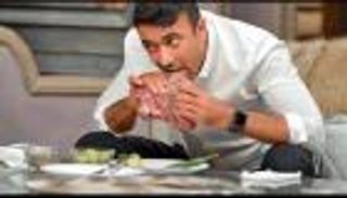 "الكبدة النيئة" تثير ذعر ياسمين عبدالعزيز من أحمد العوضي.. تعليق جديد