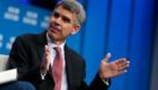 محمد العريان يتحدث عن "مرحلة جديدة" في أزمة البنوك.. وهذه توقعاته