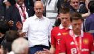 تتويج ووصافة وأزمة رونالدو.. حصاد موسم تين هاغ الأول في مانشستر يونايتد