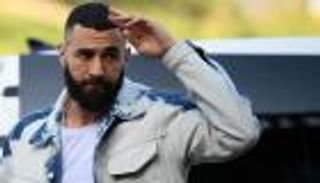 تجاهلوا هازارد.. كريم بنزيما ينشر الدموع بين لاعبي ريال مدريد