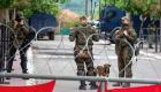 الناتو يعزز قواته بكوسوفو.. نشر 700 جندي إضافي لاحتواء العنف