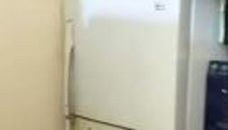 كشف مخبأ سري للعمالة المخالفة في السعودية.. الدخول من "باب ثلاجة"