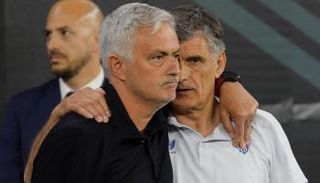 مينديليبار مدرب إشبيلية مع مورينيو مدرب روما