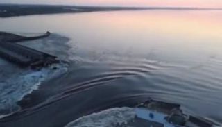 جانب من انهيار سد نوفا كاخوفكا