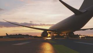 رحلات العمل الجوية تقترب من الذروة التاريخية