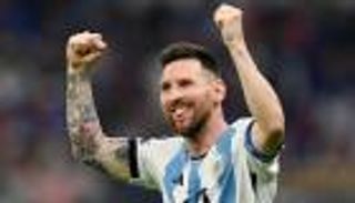 اتفاق مبدئي.. ميسي يصدم الهلال وبرشلونة بخطوة عملية