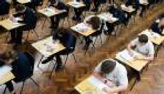 مليونير يتقدم لامتحانات الثانوية للمرة الـ27.. ما سر الفشل والإصرار؟