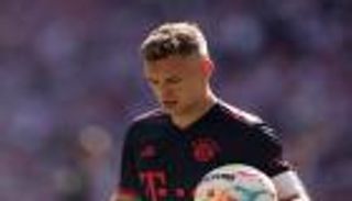 "قال إنه معجب بي".. تشافي يلقي كرة برشلونة في ملعب كيميتش