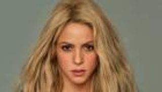 شاكيرا ولويس هاميلتون.. هل ارتبط الثنائي في برشلونة؟