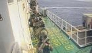 على طريقة "الكابتن فيليبس".. سفينة تركية ضحية قرصنة قبالة نابولي