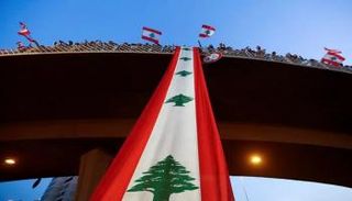 أحد جسور العاصمة اللبنانية بيروت - أرشيفية