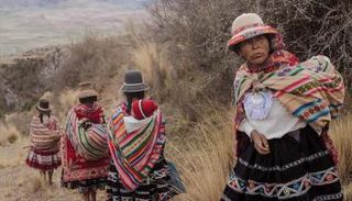 نساء بيرو - أرشيفية