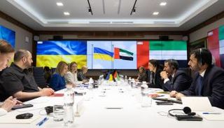 جانب من اجتماع مريم بنت محمد المهيري وأولينا زيلينسكا حرم الرئيس الأوكراني