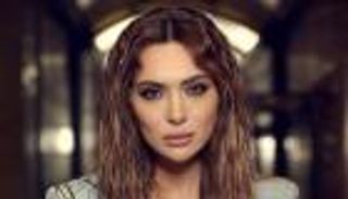 فنانة لبنانية شهيرة تحتفل بعيد ميلاد كلبها.. والجمهور ينتقد (صور)