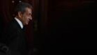 ساركوزي بقفص أموال القذافي.. مداهمة قبل البراءة أو الاتهام