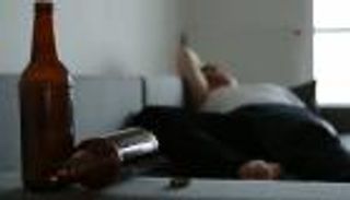 كحول قاتل في إيران.. 14 وفاة و90 إصابة