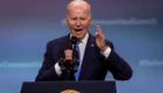 "حفظ الله الملكة".. بايدن "تائه" في دروب التاريخ والجغرافيا