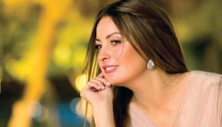الفنانة نيرمين الفقي 