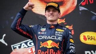 فيرستابن متصدر فورمولا 1