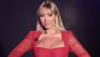 جويل تثير الانتقادات: "الله خلقنا دون ملابس ولن يحاسبنا على ما نرتديه" (فيديو)