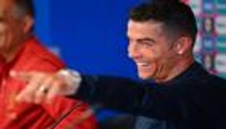 كريستيانو رونالدو يدعو صحفيا لمزاملته في الدوري السعودي