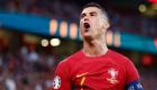 بالرقم 200.. كريستيانو رونالدو يدخل التاريخ مجددا