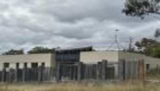 "شبح" في أرض سفارة روسيا بأستراليا.. وكانبيرا تخشى الاقتراب