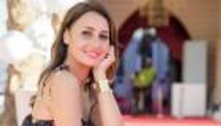 حلا شيحة تشارك جمهورها "لحظة مجنونة" على أنغام أغنية شهيرة
