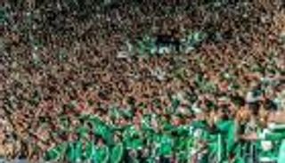 فيديو.. "سطلانة" تشعل مدرجات الرجاء بعد خسارة الوداد للدوري المغربي