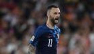 كواليس اقتراب بروزوفيتش من النصر.. السر في نجم برشلونة