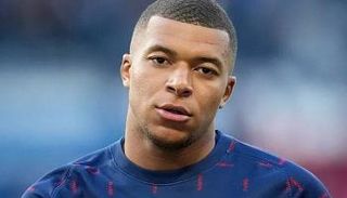 كيليان مبابي لاعب باريس سان جيرمان