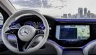 600 ألف سيارة مرسيدس تتحدث مع سائقيها.. "Hi Mercedes"