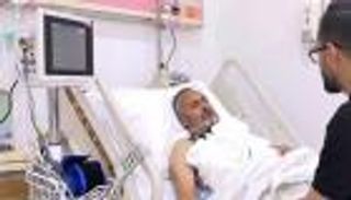 بعد خضوعه لجراحة.. "الحاج عيسى" يستعد لأداء المناسك تحت إشراف طبي