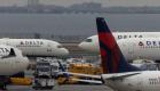 تعليق وصول الطائرات إلى واشنطن.. ماذا حدث؟