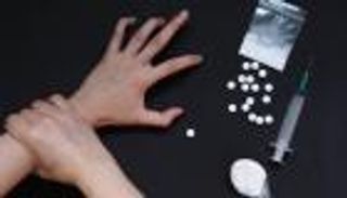 الإمارات تكافح المخدرات.. تعاون دولي لـ"تقطيع أوصال المافيا"