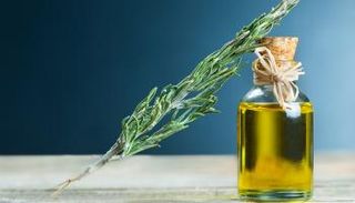 زيت إكليل الجبل