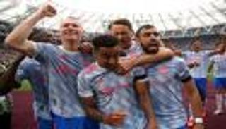 نجم مانشستر يونايتد الأسبق يغازل الدوري السعودي.. ويكشف مفاجأة