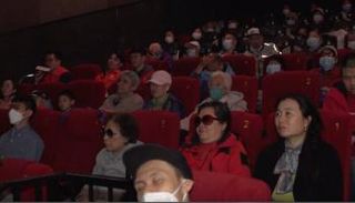 المكفوفون في قاعة السينما 