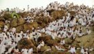 هواتف الحجيج تضع ذويهم "من بلدانهم" في قلب المناسك