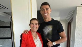 كريستيانو رونالدو ووالدته