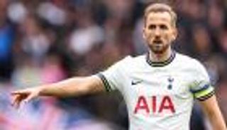 الهداف التاريخي يتحول إلى "سائق" دعما لرحيل هاري كين عن البريميرليغ