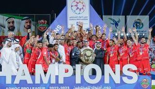 شباب الأهلي بطل الدوري الإماراتي