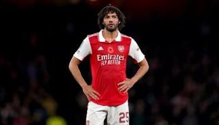 محمد النني لاعب أرسنال الإنجليزي