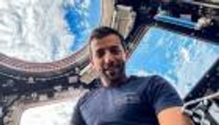 سلطان النيادي ينشر صورة فضائية لدبي: "دانة الدنيا"