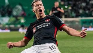 إمام عاشور لاعب وسط ميتييلاند الدنماركي