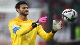 محمد الشناوي حارس الأهلي ومنتخب مصر