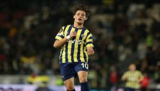 أردا غولر لاعب فنربخشه التركي