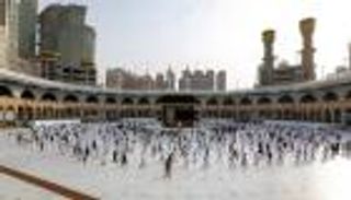 بداية من هذا الموعد.. السعودية تبدأ إصدار التأشيرات الإلكترونية للعمرة