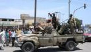 جولات في كل الاتجاهات.. قادة السودان ينشدون وساطة 5 دول لإنهاء الأزمة